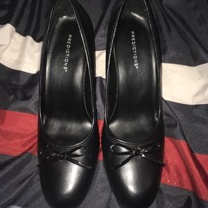 Bundle 2 pair women’s heels and 2 pair of sandals